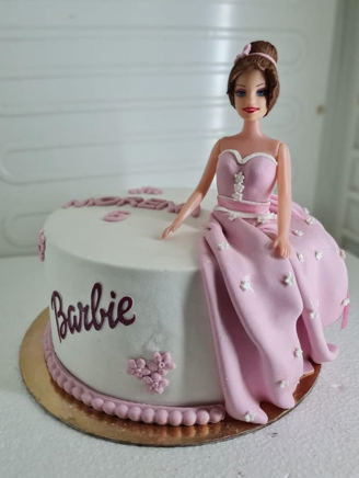 Customized+Cake