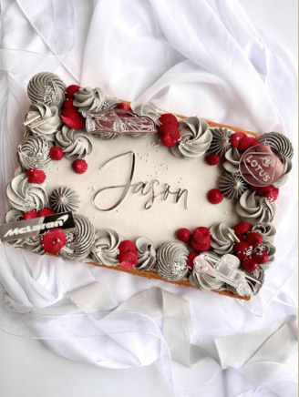 Customized+Cake